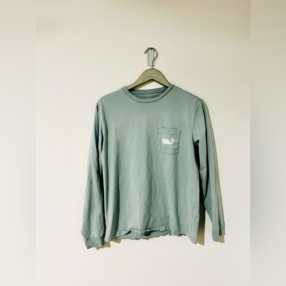 Vineyard Vines • long sleeve • medium